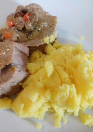A picture of Veal roast with saffron mash.