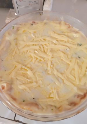 પીઝાનીયા (Pizzania Recipe In Gujarati) રેસીપી મુખ્ય ફોટો
