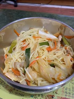 炒麵(清冰箱料理) 的食譜成品照片