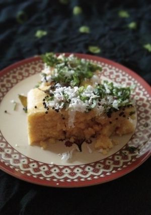 ढोकळा (dhokala recipe in marathi) रेसिपी चे मुख्य फोटो 