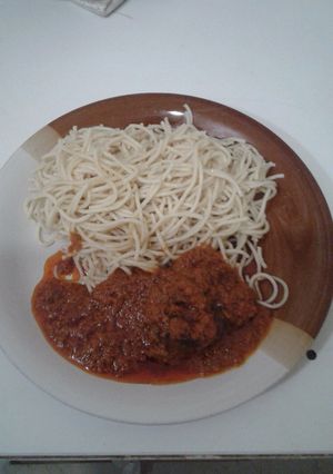 A picture of Spaghetti and stew.
