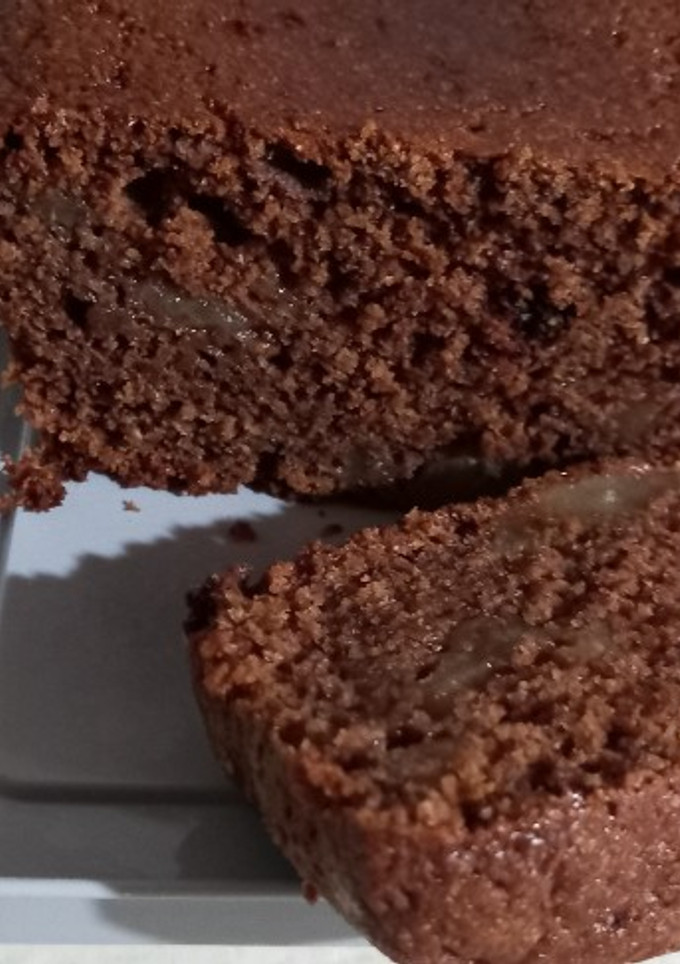 Una foto de Budín integral, de chocolate y peras. Sin huevo!