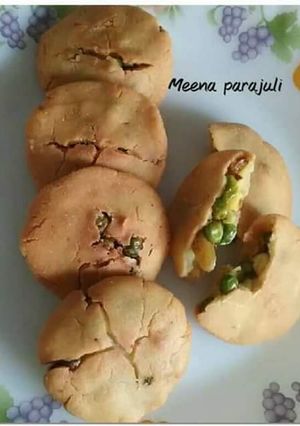 A picture of Rice flour mini matar kachori.