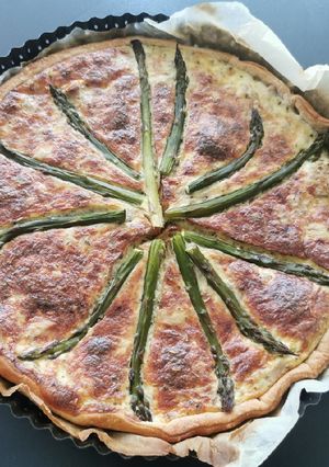 Une photo de Quiche aux asperges et au thon