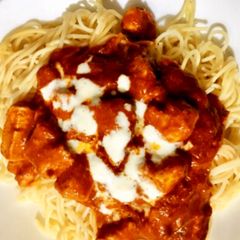 A picture of Spaghetti with Creamy Chicken Marinara Sauce.