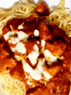 A picture of Spaghetti with Creamy Chicken Marinara Sauce.