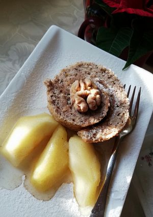 Diós piskótatekercs almalekvárral, és kompóttal✨ recept fotója