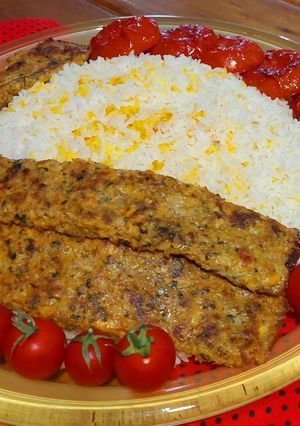عکسی از دستور کباب تابه با گوشت چرخ شده و مرغ کاردی