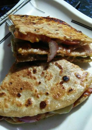 A picture of Pizza paratha.