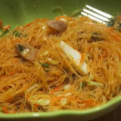 A picture of Bihun Goreng.