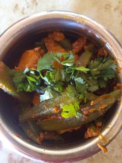 ભરેલા ભીંડા બટેકા નુ શાક રેસીપી મુખ્ય ફોટો