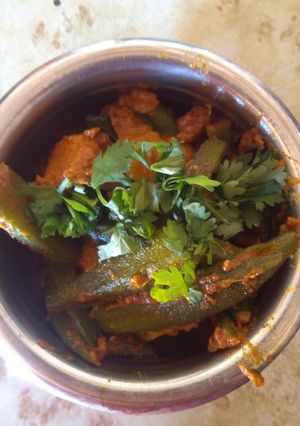 ભરેલા ભીંડા બટેકા નુ શાક રેસીપી મુખ્ય ફોટો