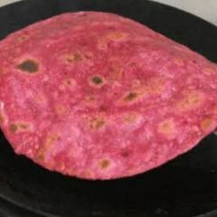 A picture of Beetroot chapati.