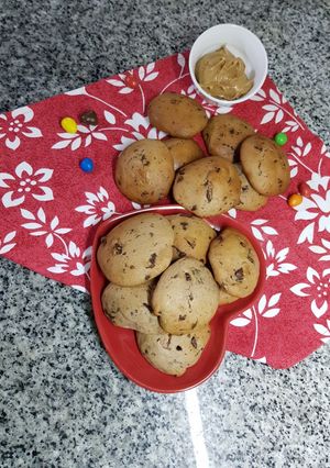 Une photo de Recette des cookies chocolat et au beurre de cacahuète 🍪🥜