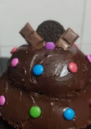A picture of Double layered oreo Chocolate Cake.