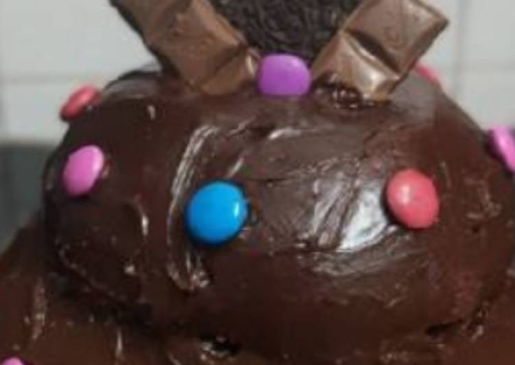 Recipe of Ultimate Double layered oreo Chocolate Cake