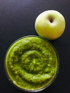 ग्रीन अँपल चटनी (green apple chutney recipe in marathi) रेसिपी चे मुख्य फोटो