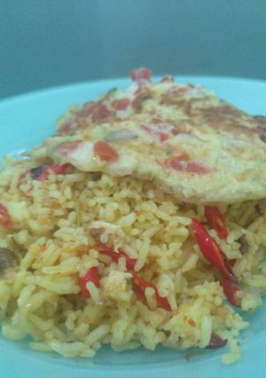 Foto resep Nasi kuning goreng dadar telur ala anak kost