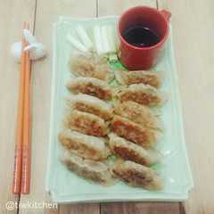 รูปของ Jiaozi (China) / Gyoza (Japan) / Mandu (Korea)