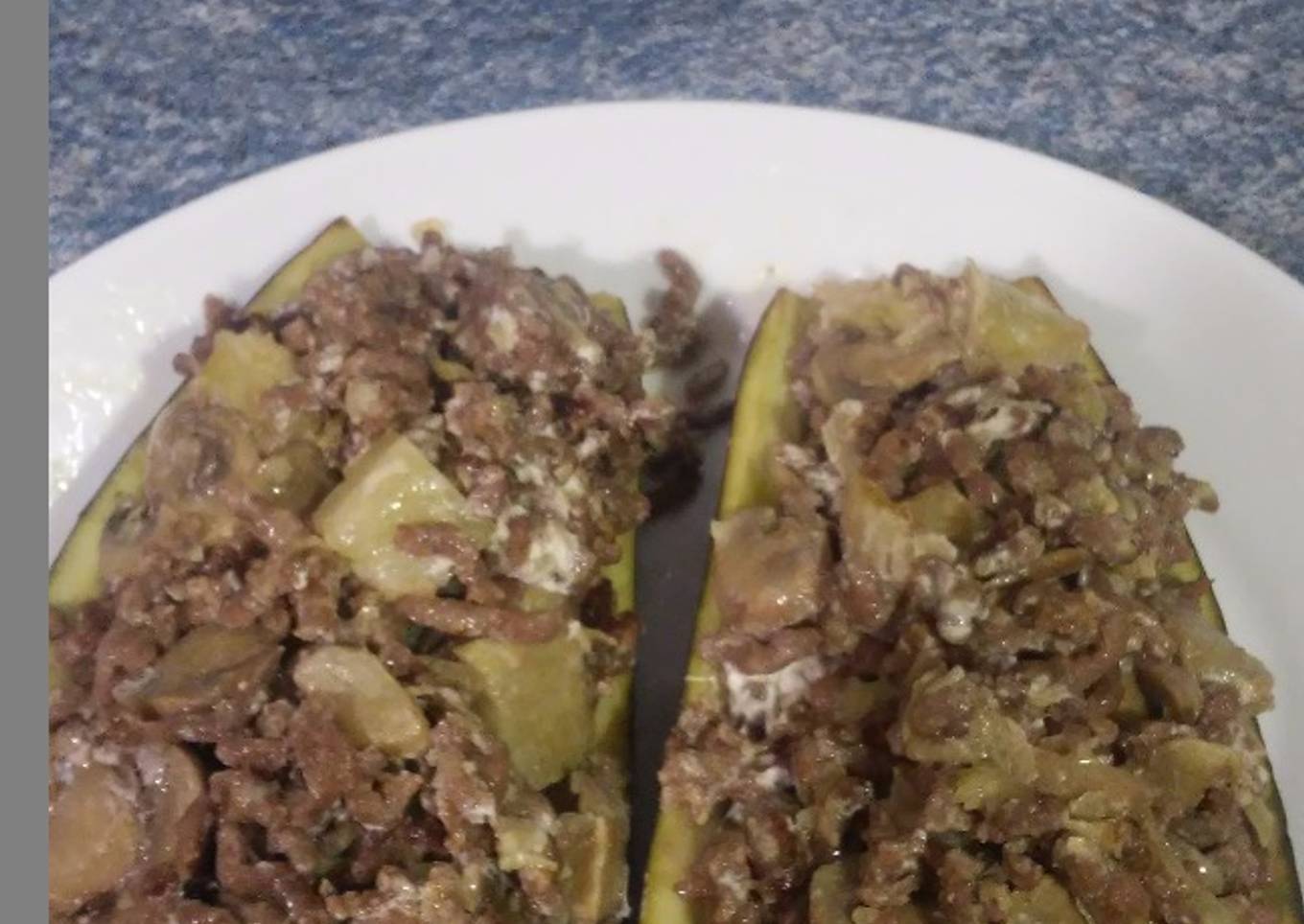 Berenjena🍆rellena de carne champiñón y queso