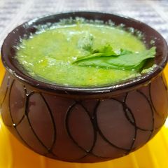 चटपटी चटनी(पोदीना धनिया आम) A picture of चटपटी चटनी(पोदीना धनिया आम).