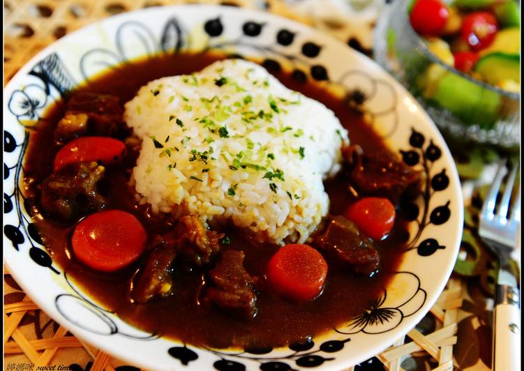 牛腩咖哩飯