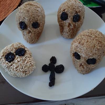 Calaveritas de amaranto ? Receta de Mabel Itandehui González Robles -  Cookpad