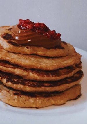 Una foto de Pancakes avena y plátano
