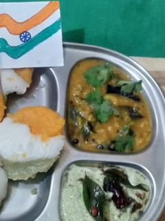 மூவர்ண இட்லி (Moovarna idli recipe in tamil) செய்முறை முக்கிய புகைப்படம்