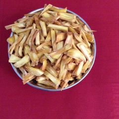 A picture of Jack fruit chips.