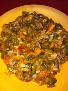 Una foto de Guiso de carne con vegetales👌👌