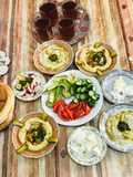 اطيب فطور مع كاسة شاي بشهي