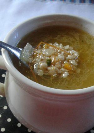Una foto de Sopa de verdura y avena
