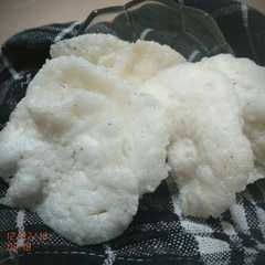 รูปของ Kerupuk Nasi Empuk, Gurih & Enak (homemade)