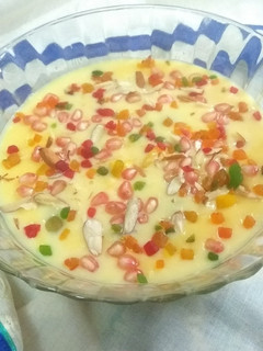 A picture of Mixed fruit custard.
