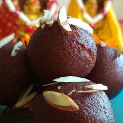 A picture of Mawa Gulab Jamun.