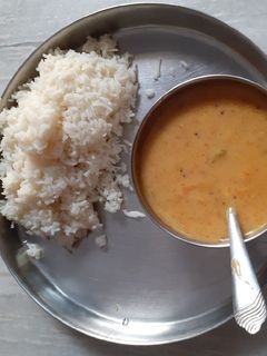 नारियल वाले चावल ओर कड़ी (nariyal wale chawal aur kadhi recipe in Hindi) रेसिपी मुख्य फोटो