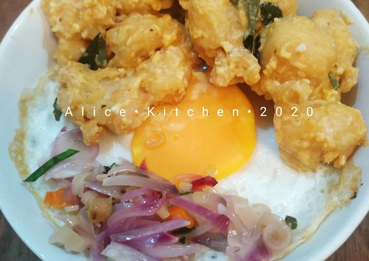 Cara Mudah Bikin Chicken Salted Egg Nasi Daun Jeruk &amp; Sambal Matah, Super
