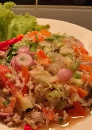 รูปของ ยำวุ้นหมูสับตะลุยสวน 🥗