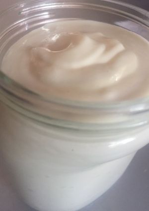 A picture of Homemade mayonnaise.