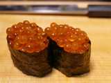 salmon ikura sushi