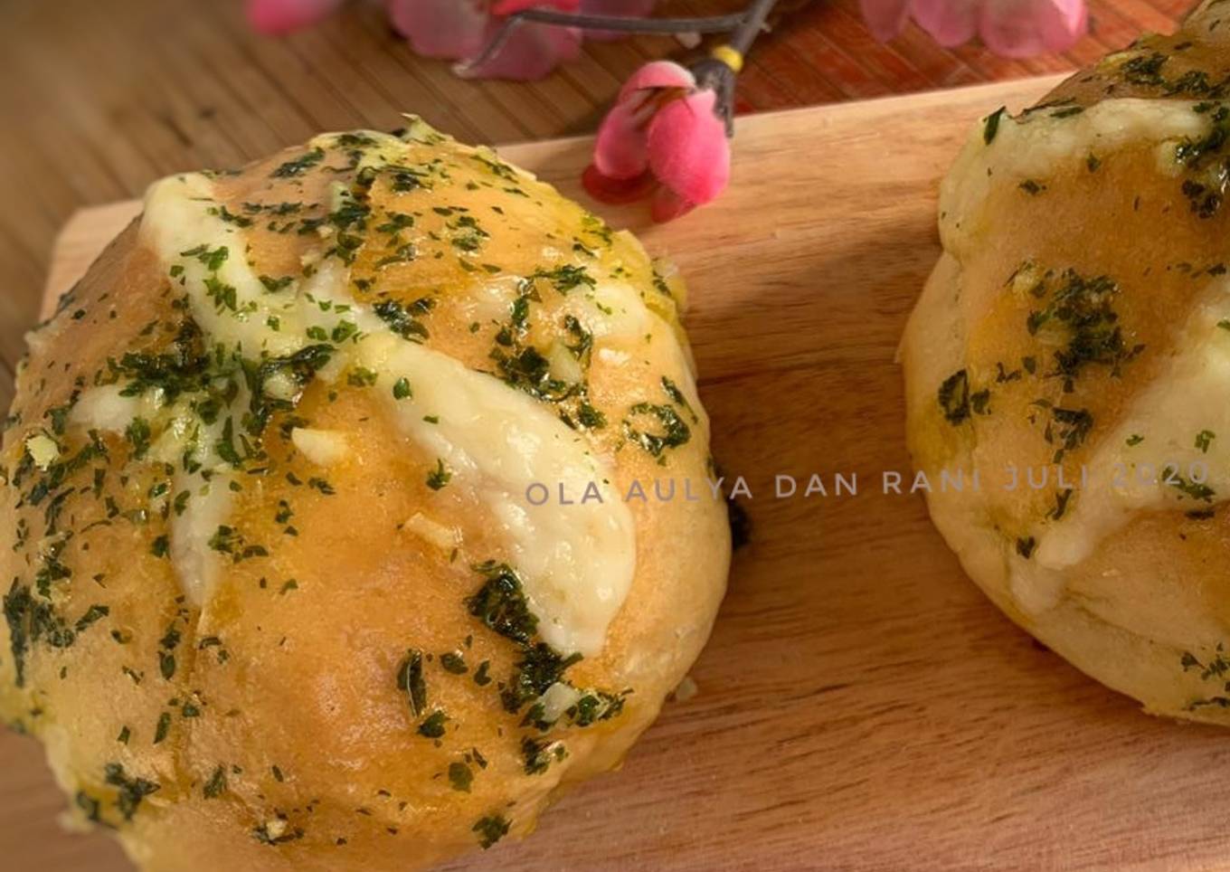 Korean garlic cheese bread