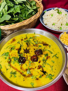 पालक कढ़ी (Palak kadhi recipe in Hindi) रेसिपी मुख्य फोटो