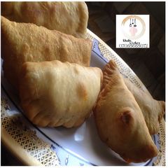 A picture of Meat pie hausa and English version.
