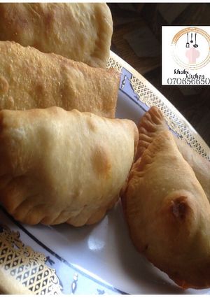 A picture of Meat pie hausa and English version.