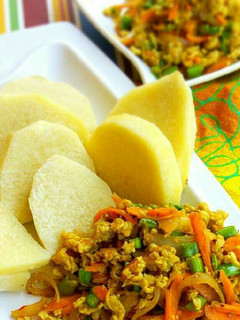 A picture of Boiled yam and carrot egg sauce.