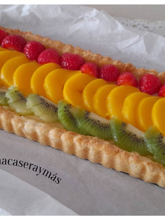 Una foto de Tarta de hojaldre y fruta -con frangipane-