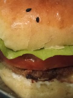 صورة لوصفة برغر أحسن من الماكدونالز بدون لحوم وفرامج وحد البنة 😋😋😋😋😋😋