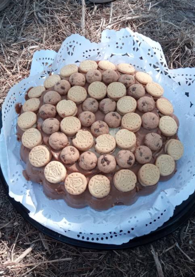Una foto de Tarta de chocolate y galletas príncipe