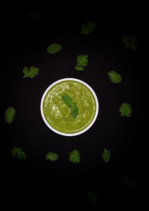A picture of Peanut Coriander Chutney.